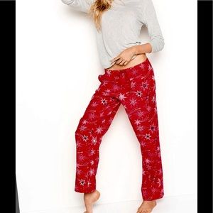 NWT VS LIGHT WEIGHT PJ’s